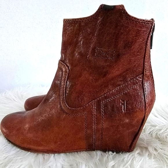 Frye Carson Hidden Wedge Leather Brown Booties Size 6.5M🌴 - Picture 2 of 10